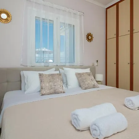 Matina's Family House With Your Private Jacuzzi! Casa vacanze Ambelokipoi (Zakynthos)